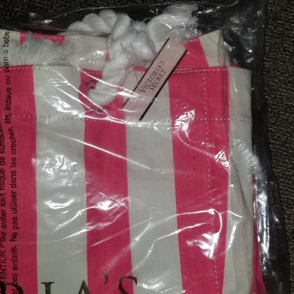 🦋VICTORIA'S SECRET TOTE - Picture 4 of 5